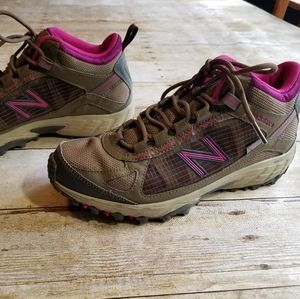 New Balance 790 trail shoes, brown and pink, women's size 9 1/2, like new.